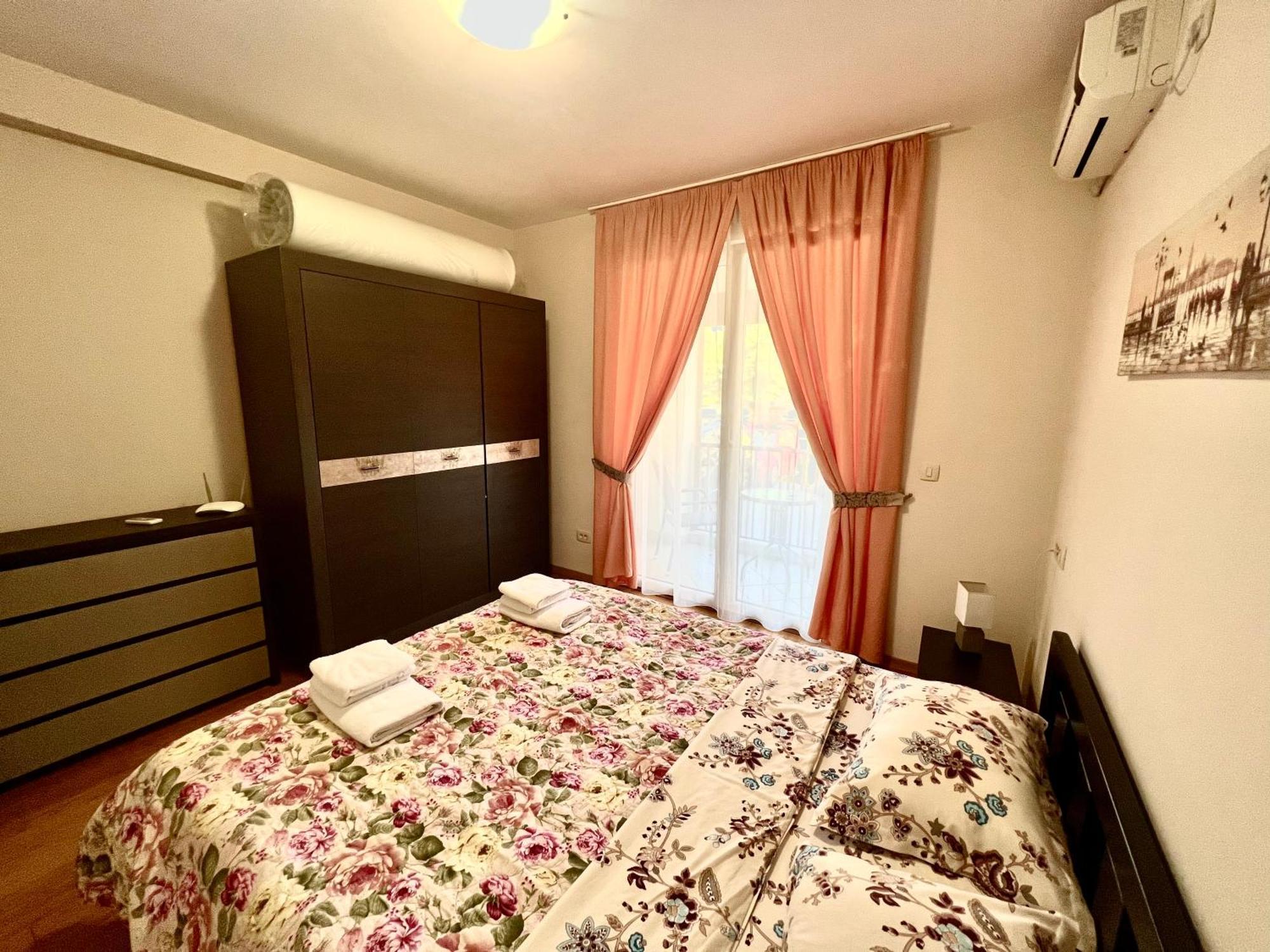 Apartments Nirgilija Tivat Eksteriør billede
