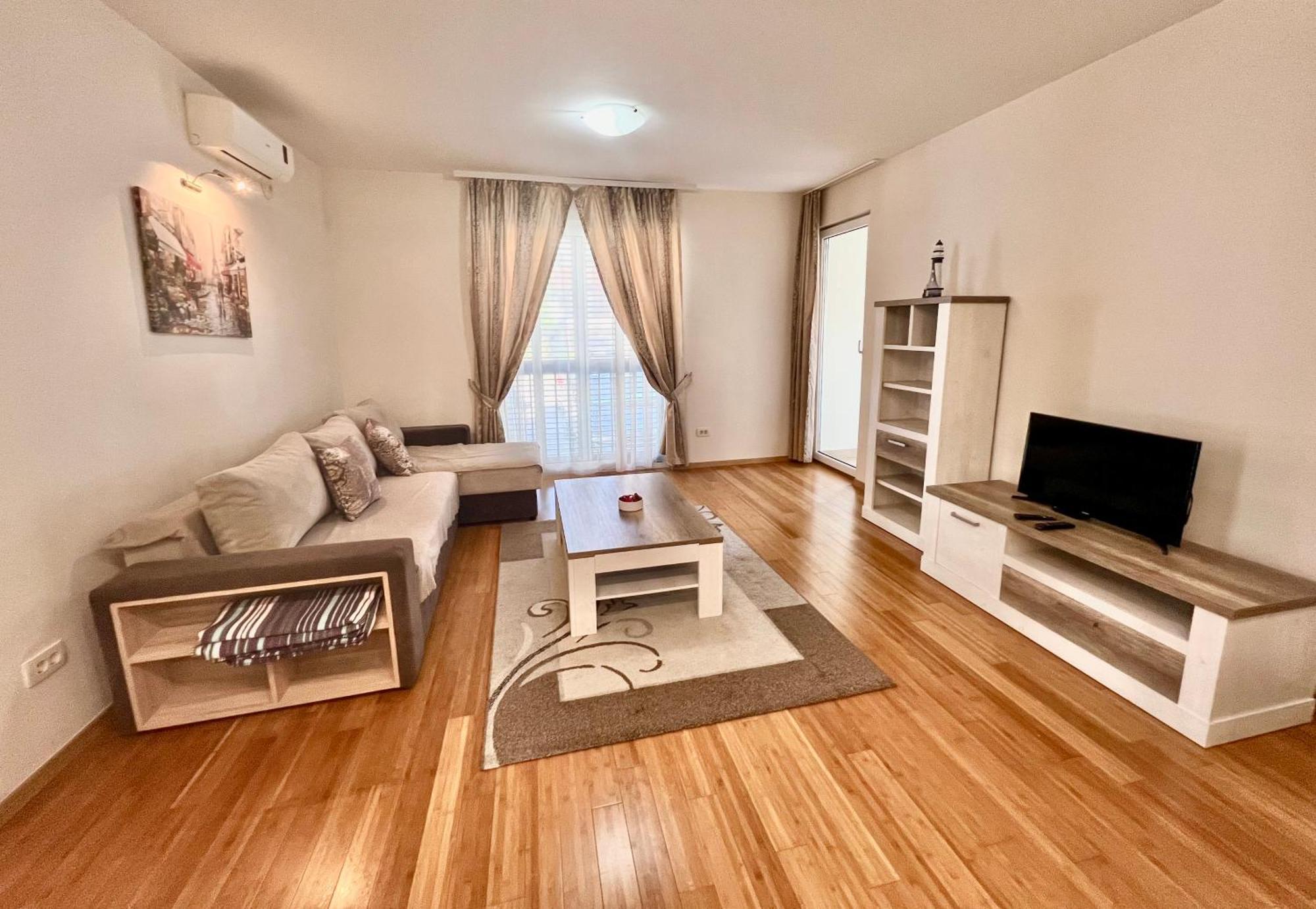 Apartments Nirgilija Tivat Eksteriør billede