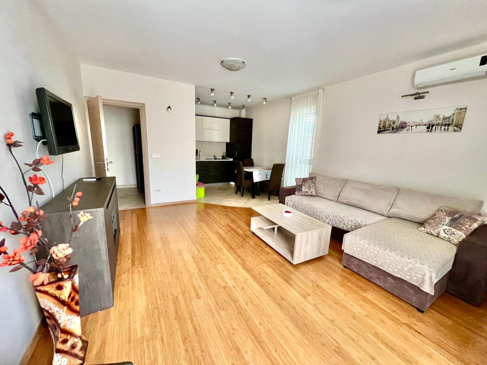 Apartments Nirgilija Tivat Eksteriør billede